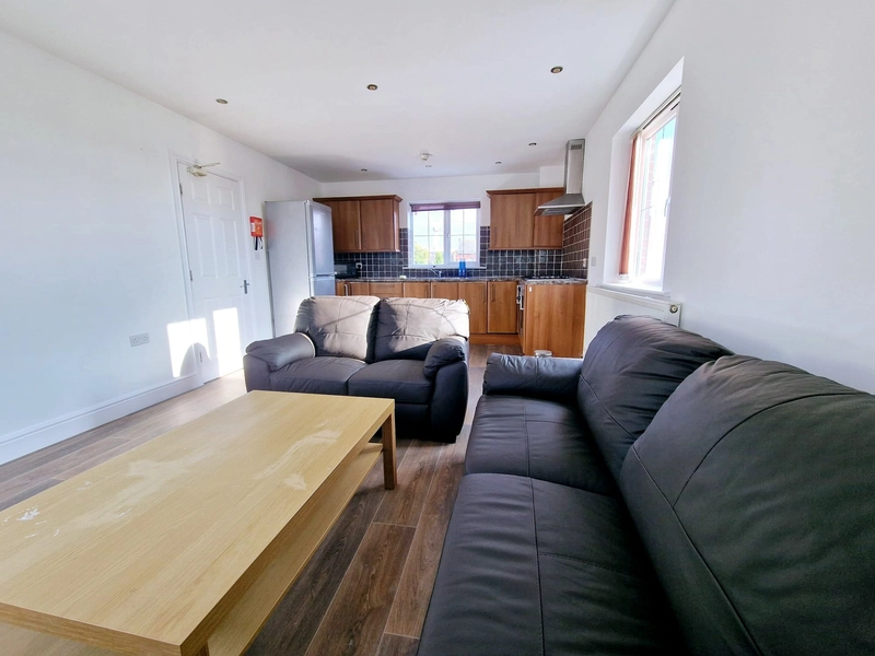 Modern 3 bed apt - Flat 8, Bawas place - Alfreton Road - Thumbnail 9